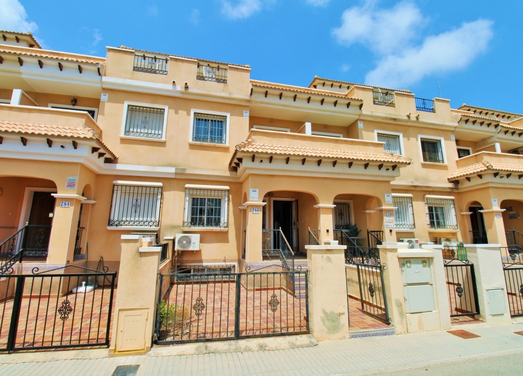 Resale - Semi-Detached - Villamartín