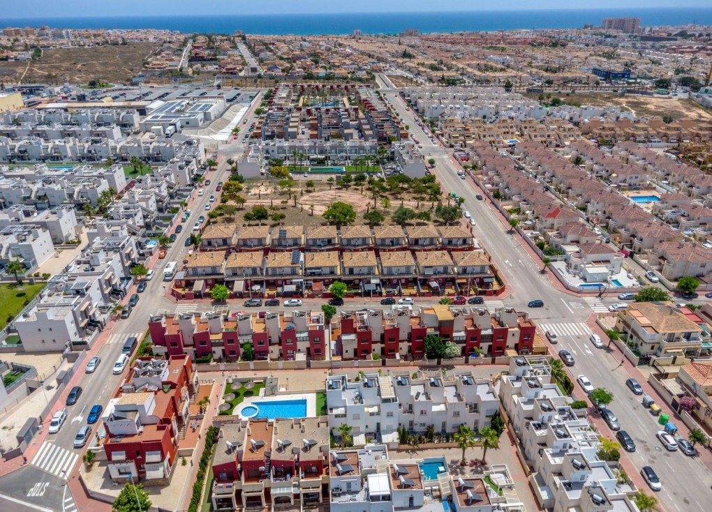 Resale - Terraced house / Townhouse - Torrevieja - Aguas Nuevas