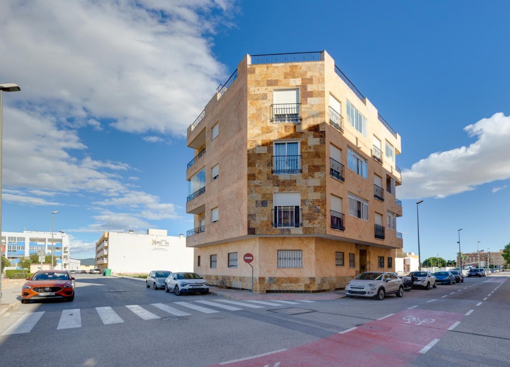 Reventa - Apartamento - Apartamento en el último piso - Almoradí