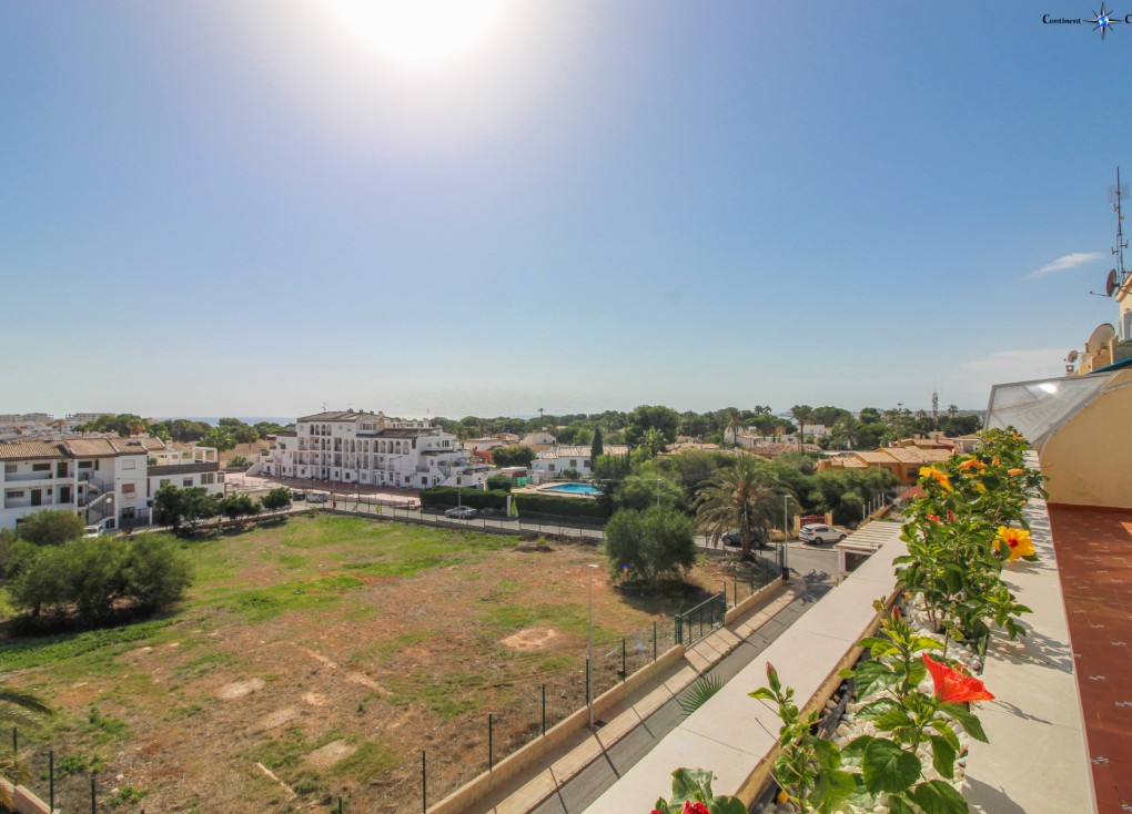 Reventa - Apartamento - Apartamento en el último piso - Punta Prima