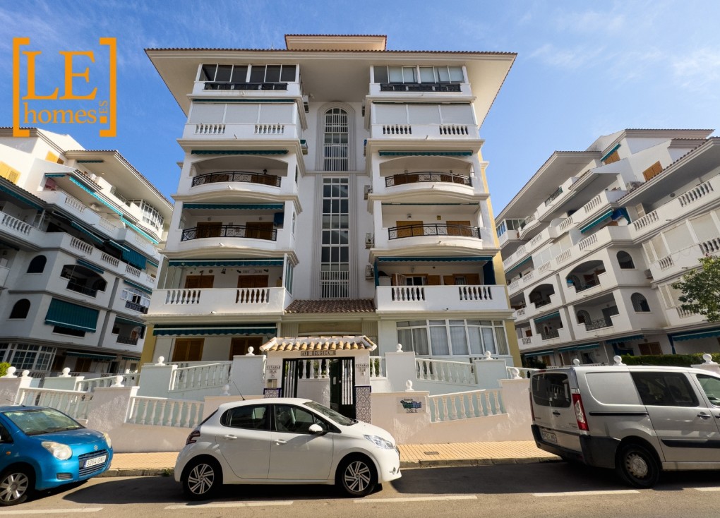 Reventa - Apartamento - Apartamento en el último piso - Torrevieja - LA MATA