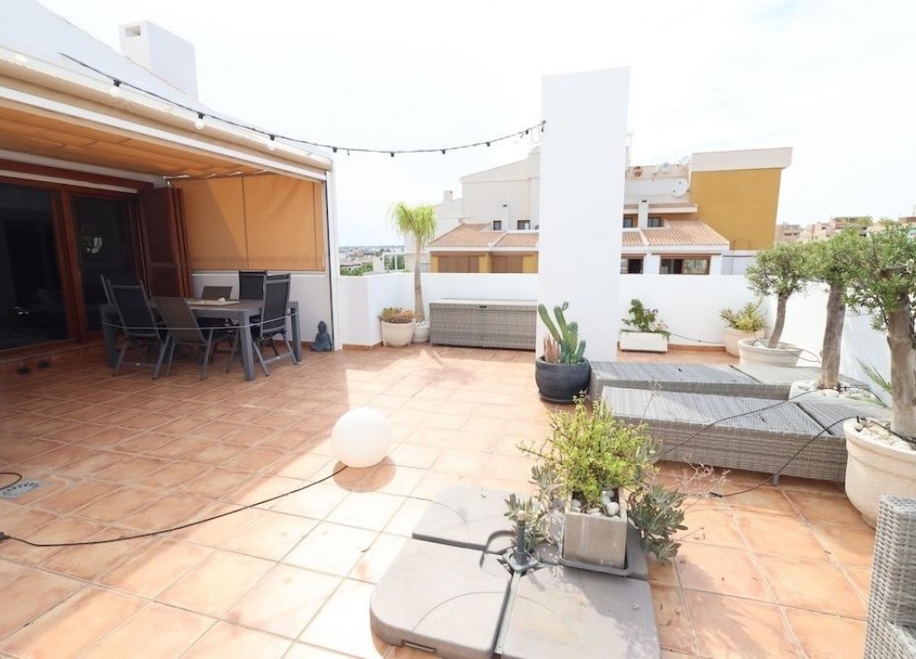Reventa - Apartamento - Apartamento en el último piso - Torrevieja - Punta Prima