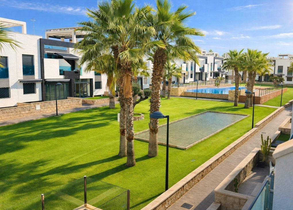 Reventa - Apartamento - Apartamento en el último piso - Torrevieja - Punta Prima