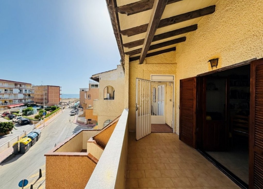 Reventa - Apartamento dúplex - La Mata - LA MATA