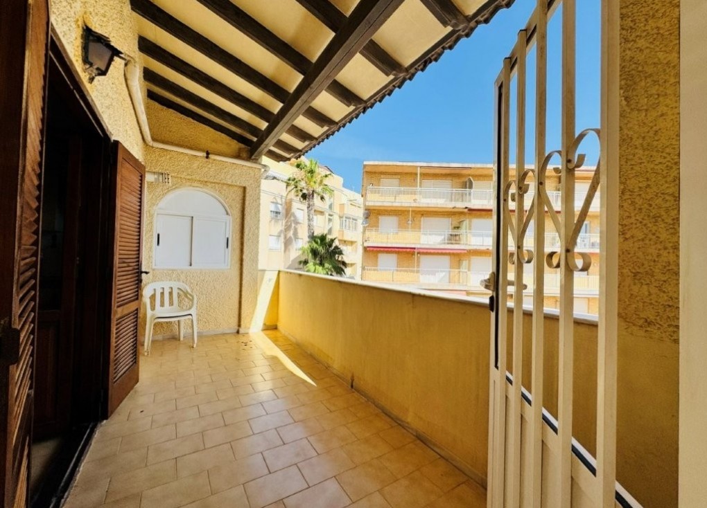 Reventa - Apartamento dúplex - La Mata - LA MATA