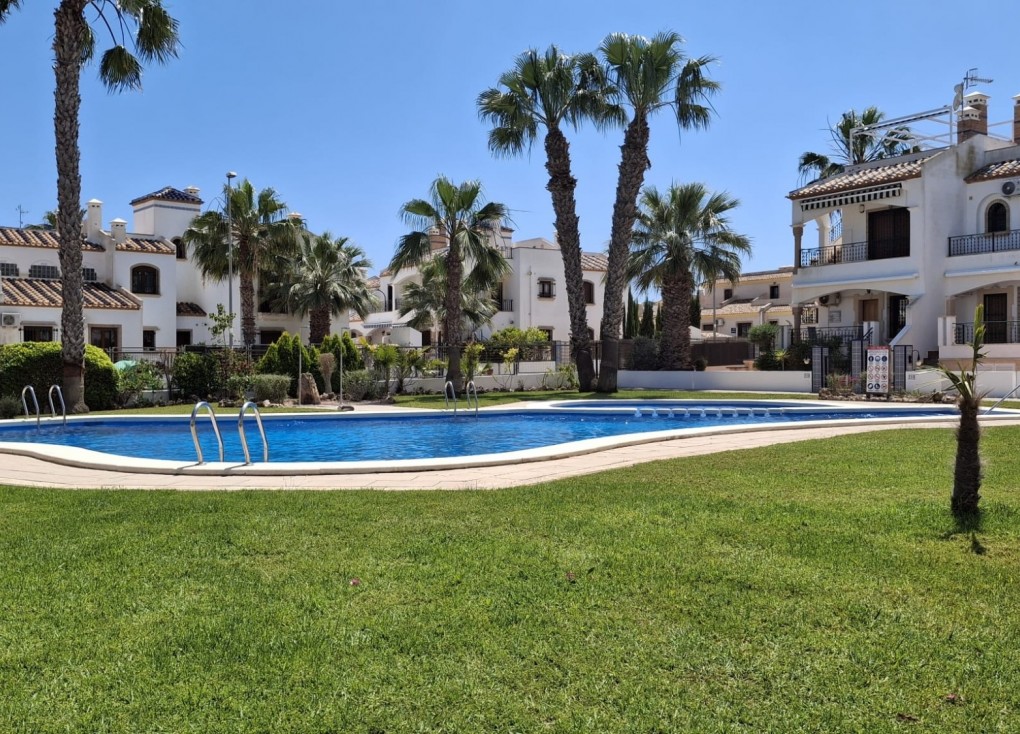Reventa - Apartamento dúplex - Orihuela Costa - Villamartín