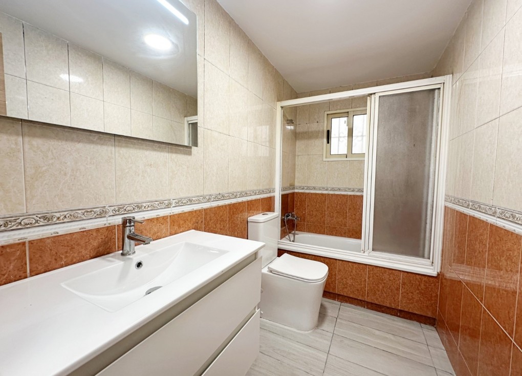 Reventa - Apartamento dúplex - Torrevieja