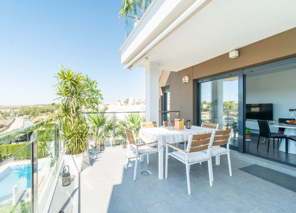 Reventa - Apartamento dúplex - Villamartín