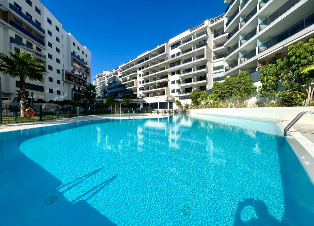 Reventa - Apartamento / piso - Dehesa de campoamor - Campoamor