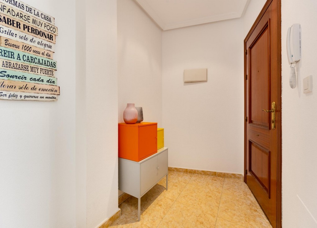 Reventa - Apartamento / piso - San Miguel de Salinas