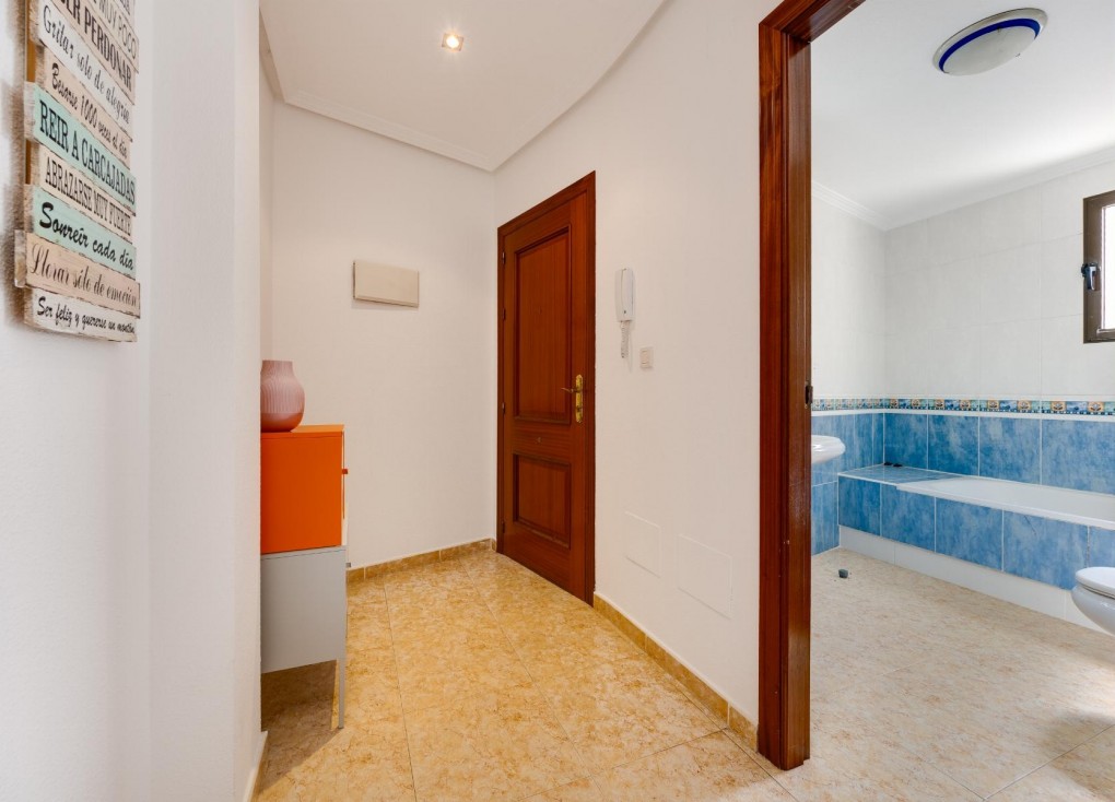 Reventa - Apartamento / piso - San Miguel de Salinas