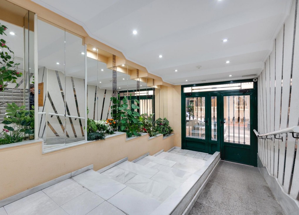 Reventa - Apartamento / piso - Torrevieja - Acequion