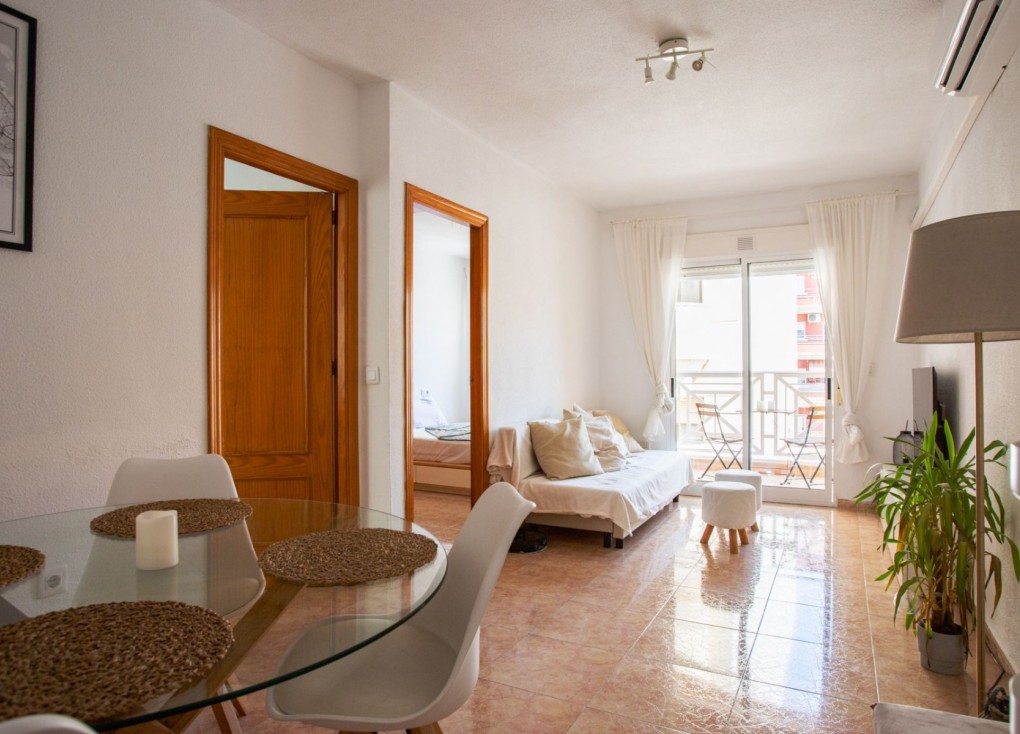 Reventa - Apartamento / piso - Torrevieja