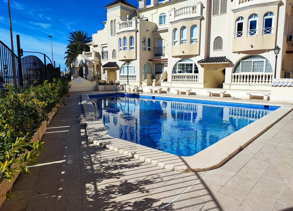 Reventa - Apartamento / piso - Torrevieja