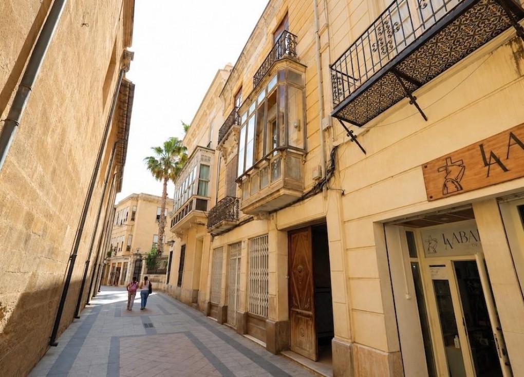 Reventa - Building unique - Orihuela