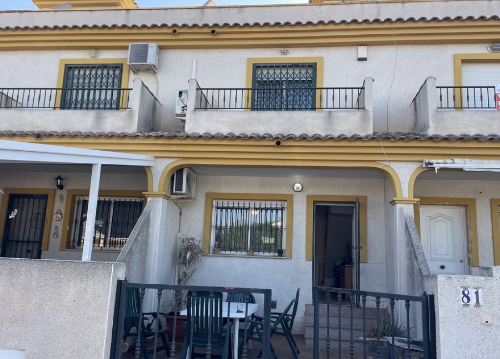 Reventa - Casa adosada - Daya Nueva