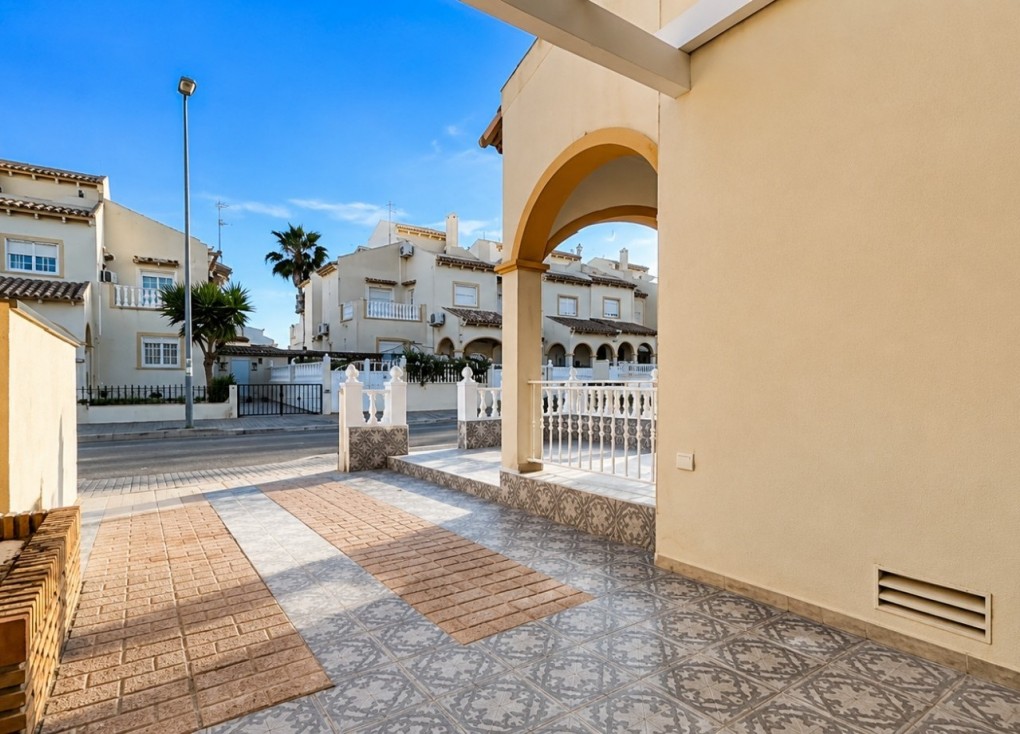Reventa - Casa adosada - Orihuela Costa - Los Almendros-La Florida