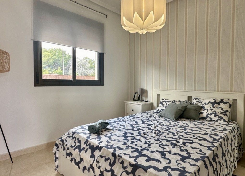 Reventa - Casa adosada - San Miguel de Salinas