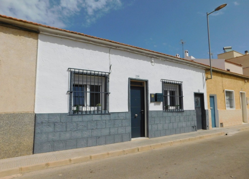 Reventa - Casa adosada - San Miguel de Salinas