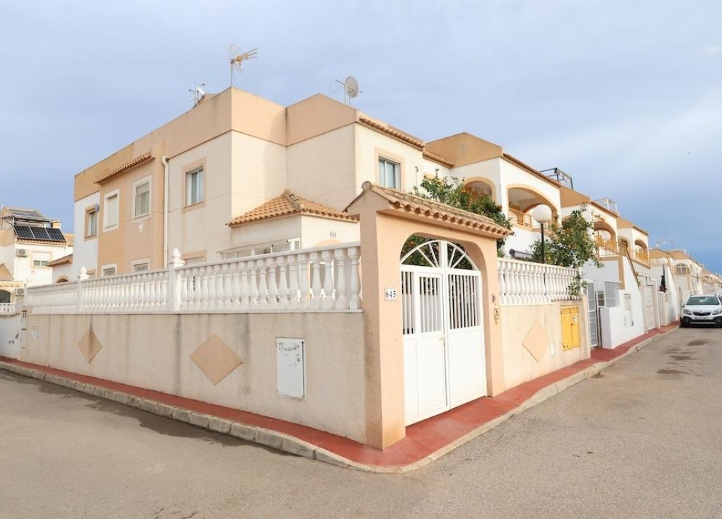 Reventa - Casa adosada - Torrevieja - El limonar