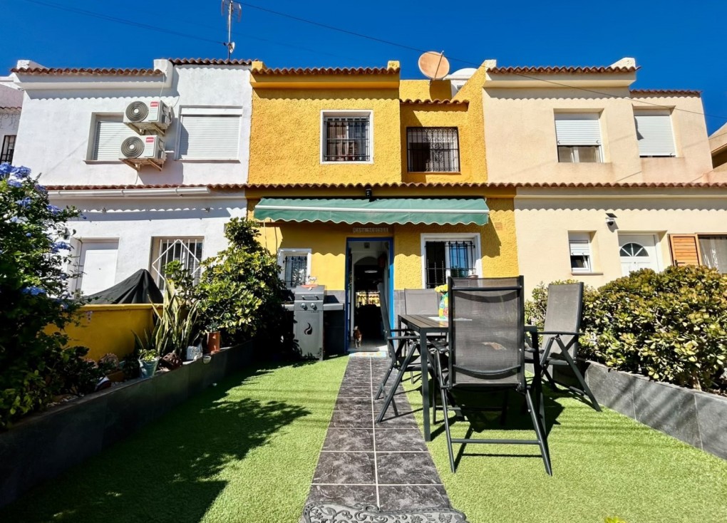 Reventa - Casa adosada - Torrevieja - La Siesta