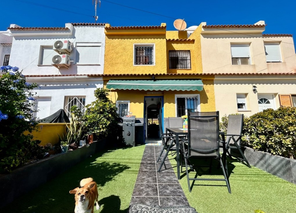 Reventa - Casa adosada - Torrevieja - La Siesta