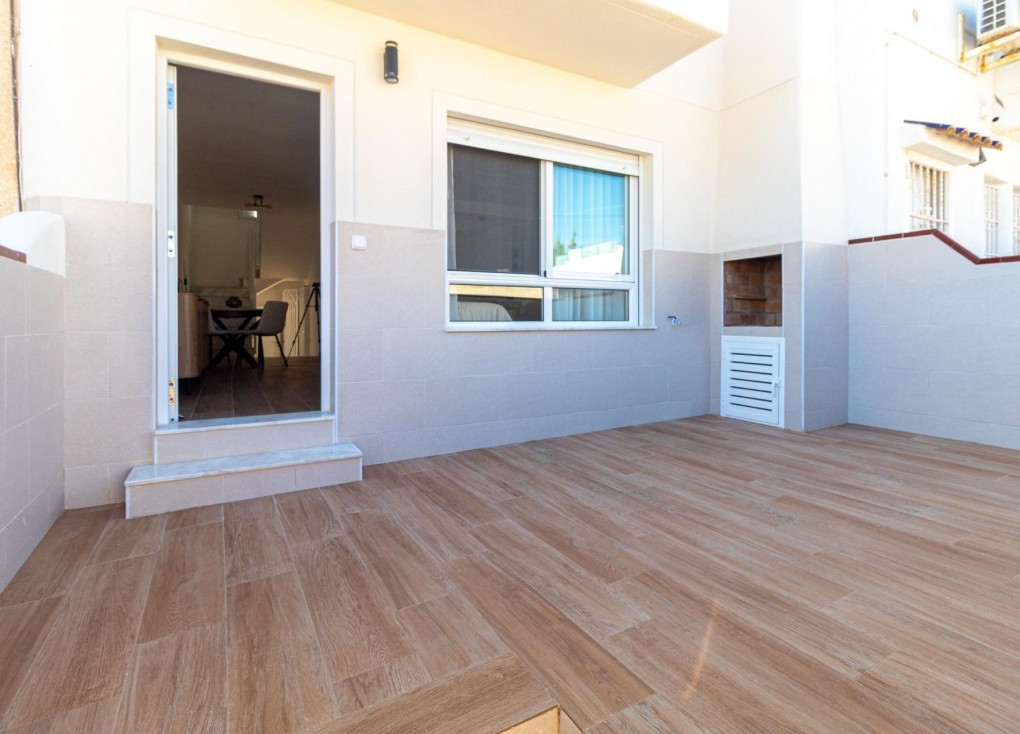 Reventa - Casa adosada - Torrevieja - Los Frutales