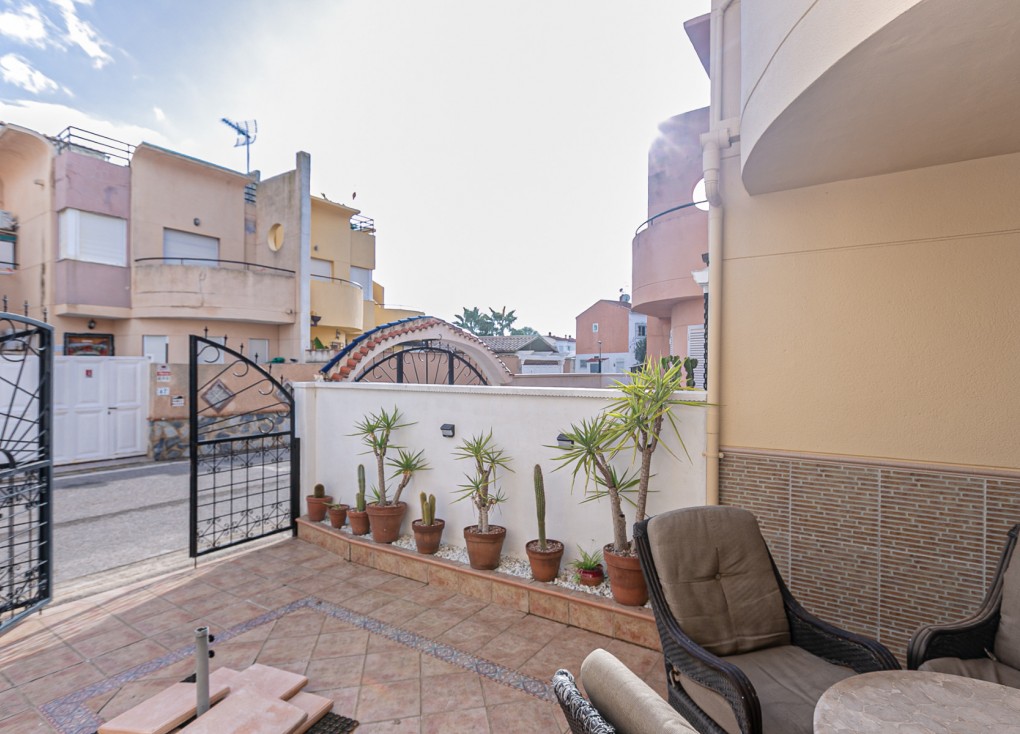 Reventa - Casa adosada - Torrevieja - Torretas