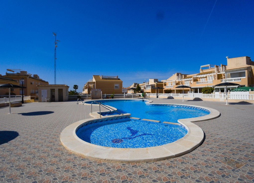 Reventa - Casa adosada - Torrevieja