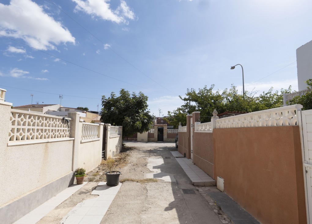Reventa - Casa adosada - Torrevieja