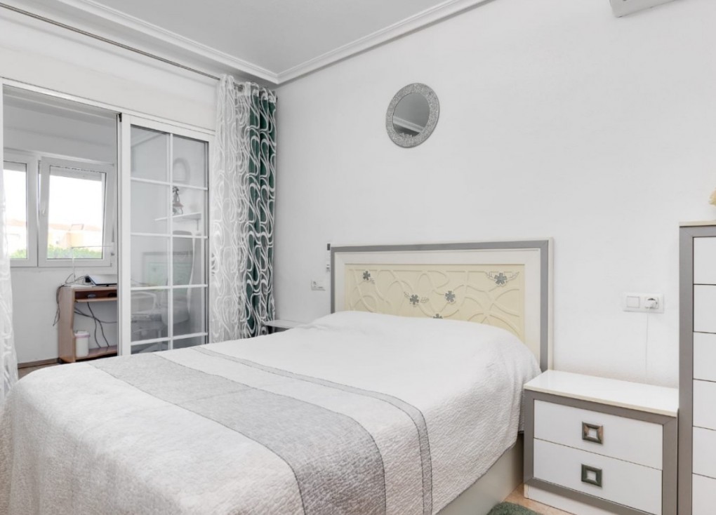 Reventa - Casa adosada - Torrevieja