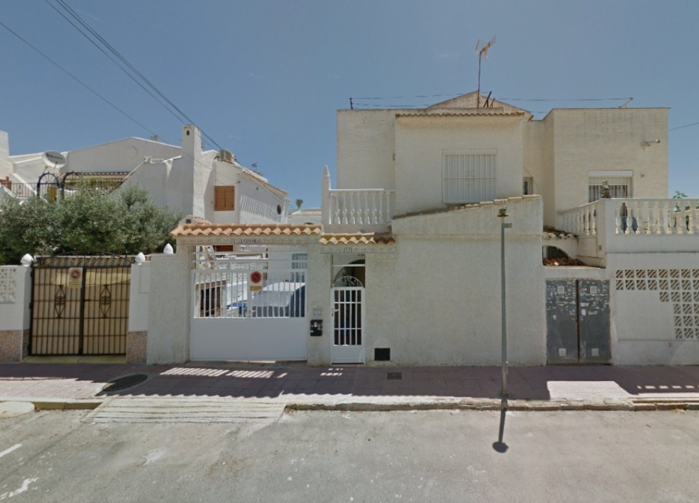 Reventa - Casa adosada - Torrevieja