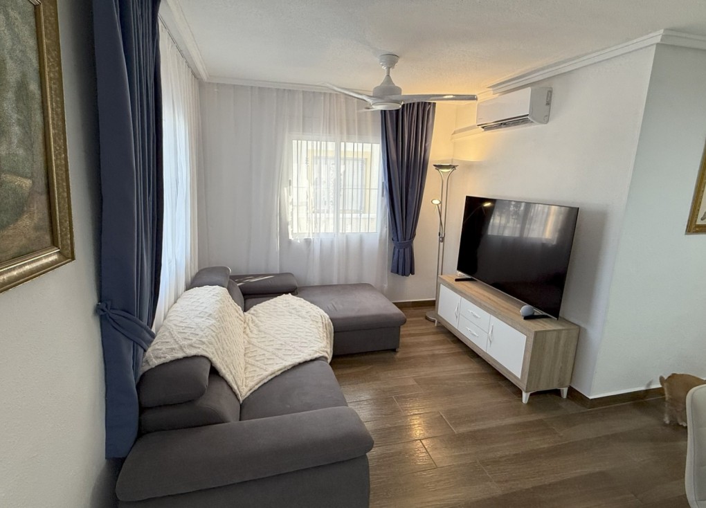 Reventa - Chalet - Orihuela Costa - La Zenia