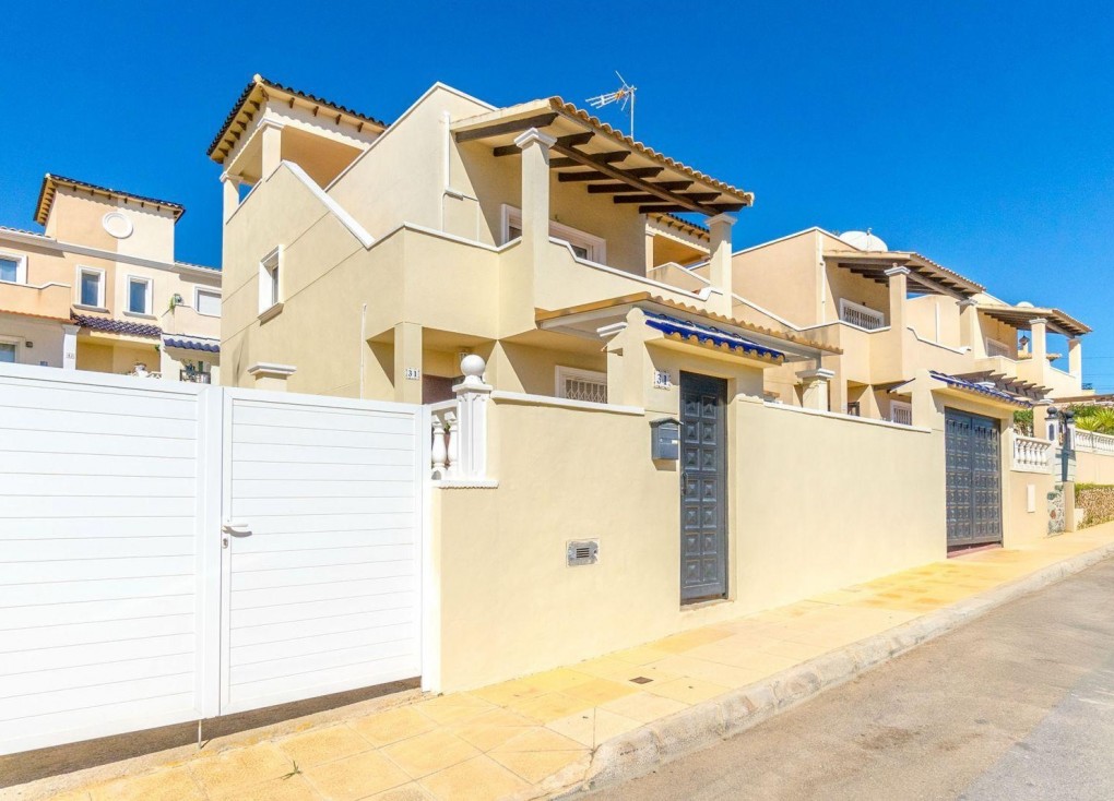Reventa - Chalet - Orihuela Costa - Villamartín
