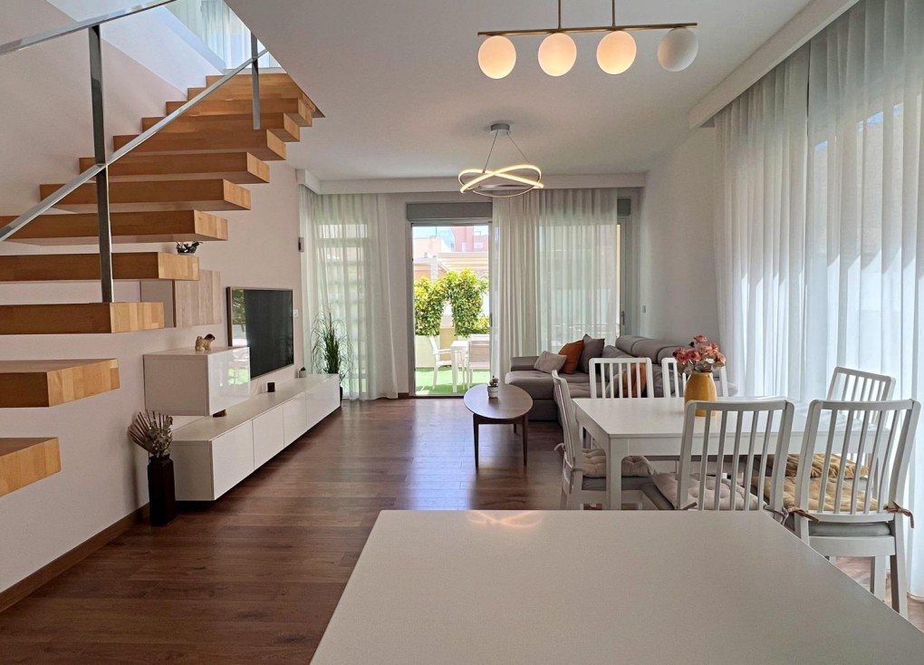 Reventa - Chalet - Pilar de la Horadada - Pueblo Latino