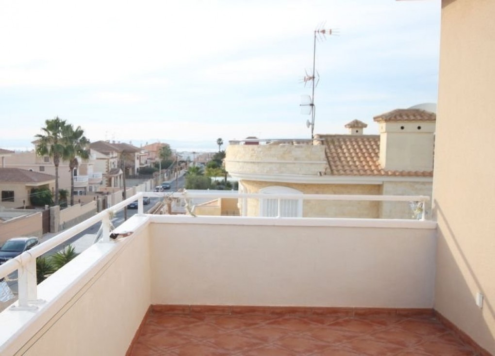 Reventa - Chalet - Torrevieja - Aguas Nuevas