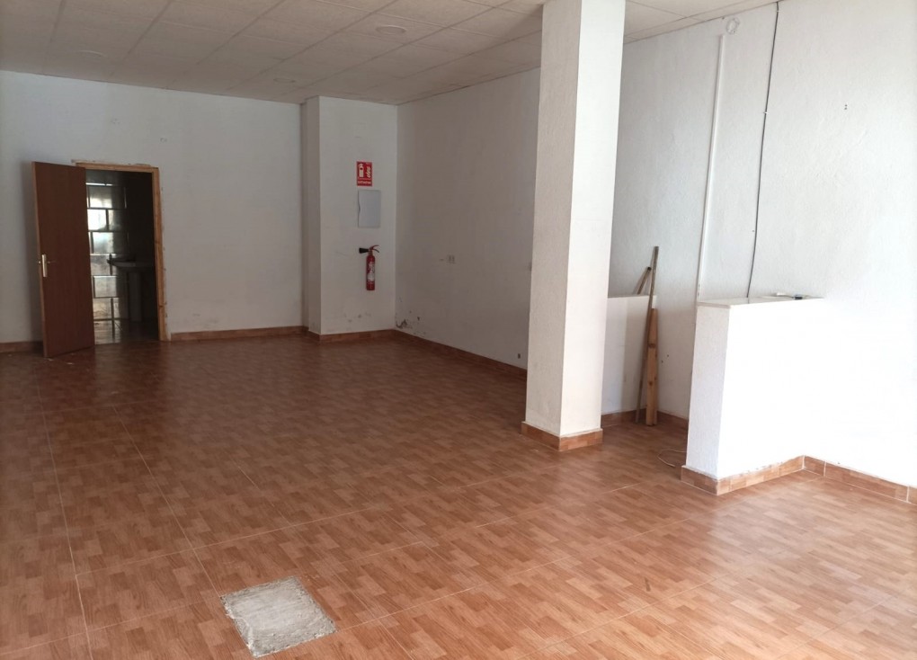 Reventa - - COMMERCIAL PREMISES - Torrevieja