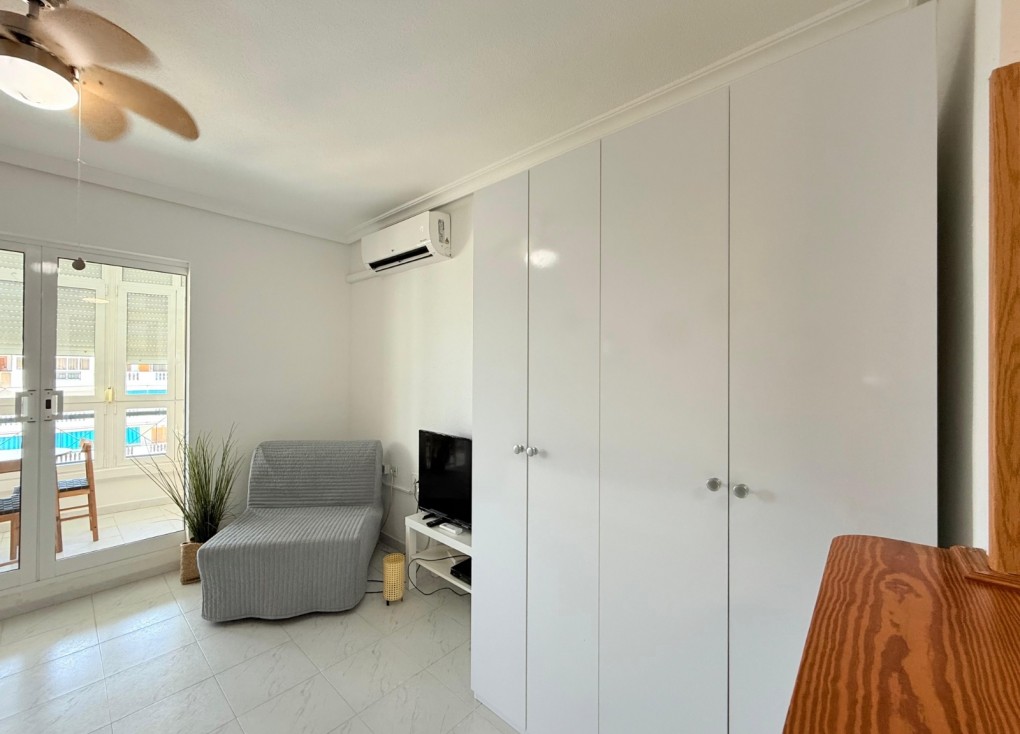 Reventa - Estudio - Torrevieja - LA MATA