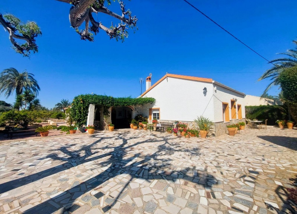 Reventa - FincaCountry House - La Marina