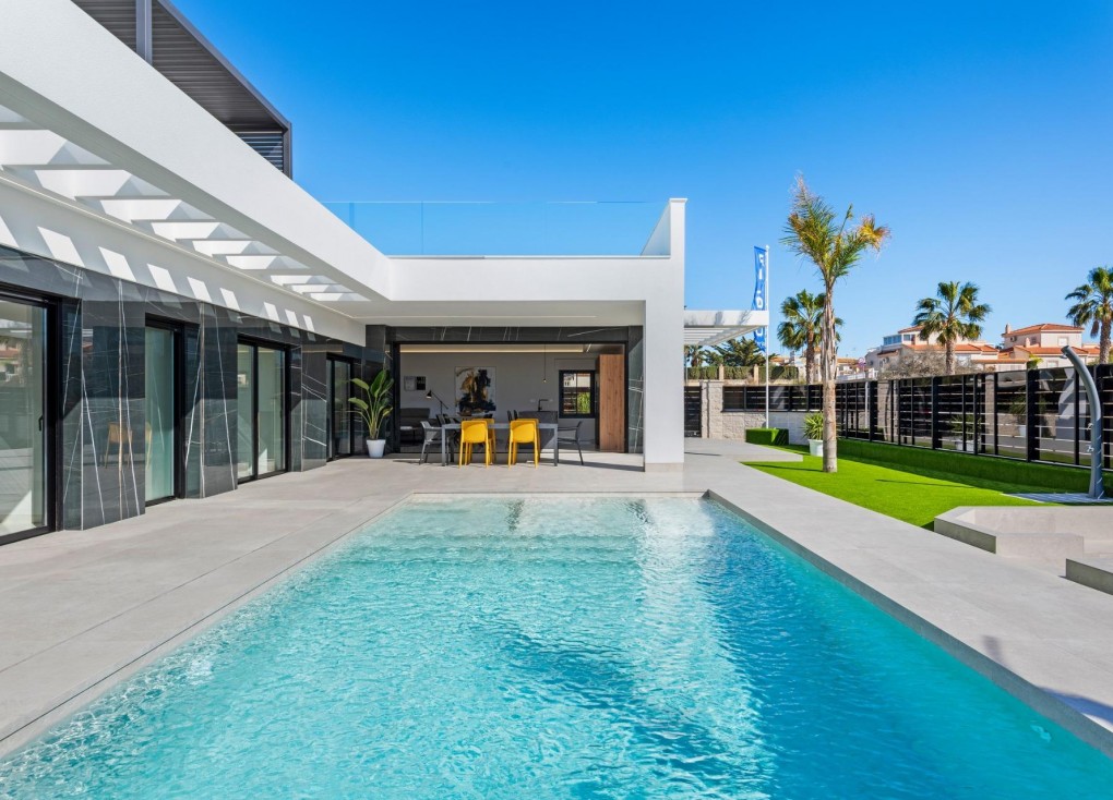 Uudistuotanto - Erillistalo - Algorfa - La Finca Golf