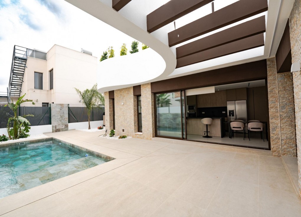 Uudistuotanto - Erillistalo - Almoradí - Las Heredades