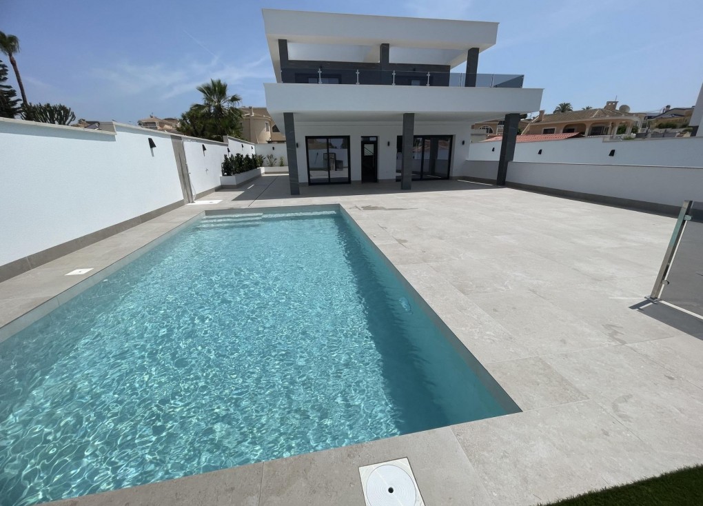 Uudistuotanto - Erillistalo - Rojales - Ciudad Quesada