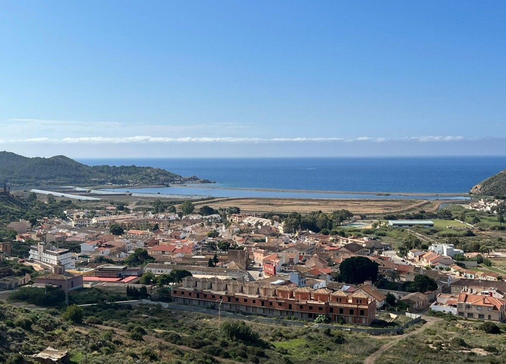 Uudistuotanto - Paritalo/Rivitalo - La Union - centro