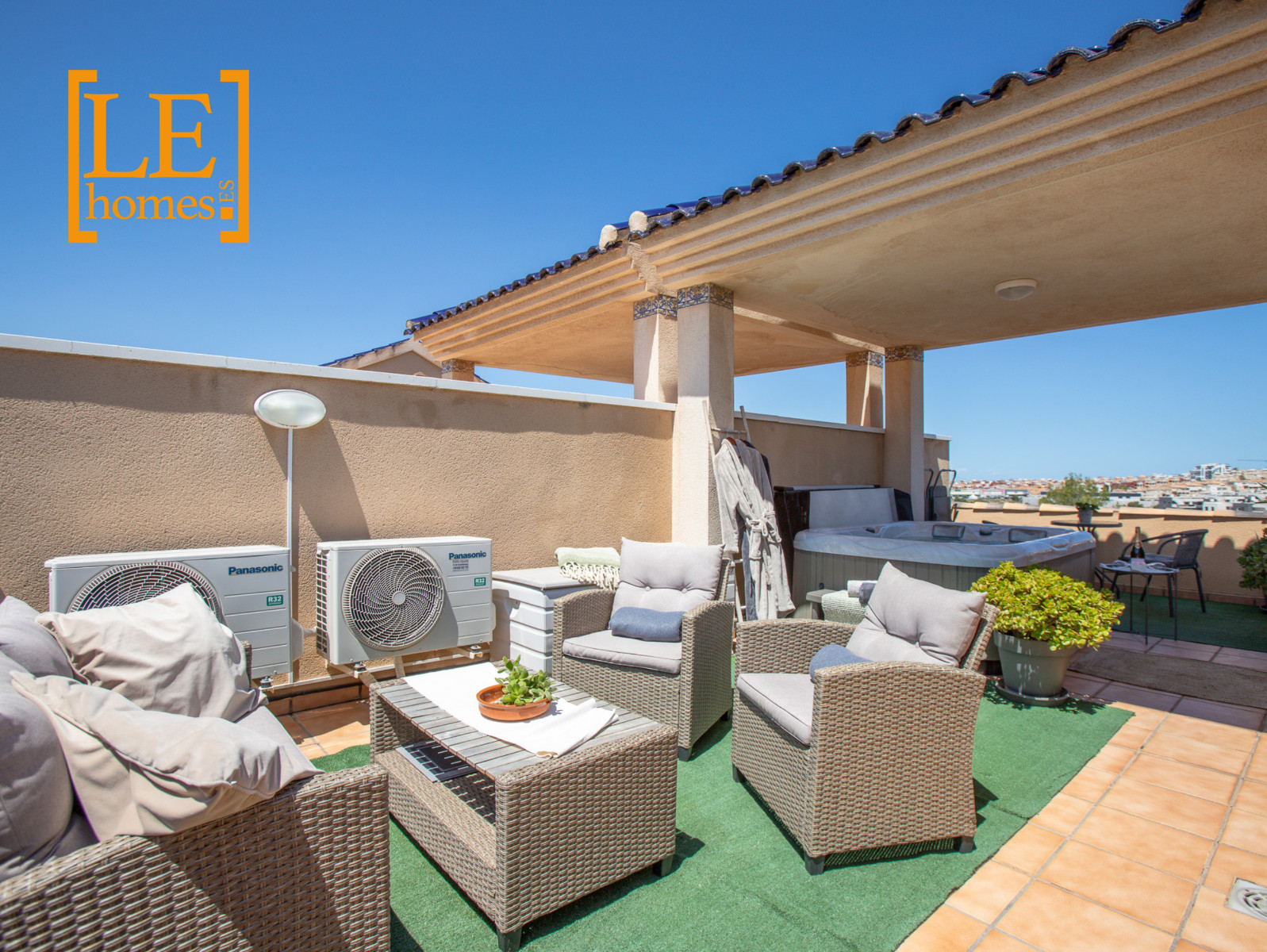 House in Villamartin - view 1