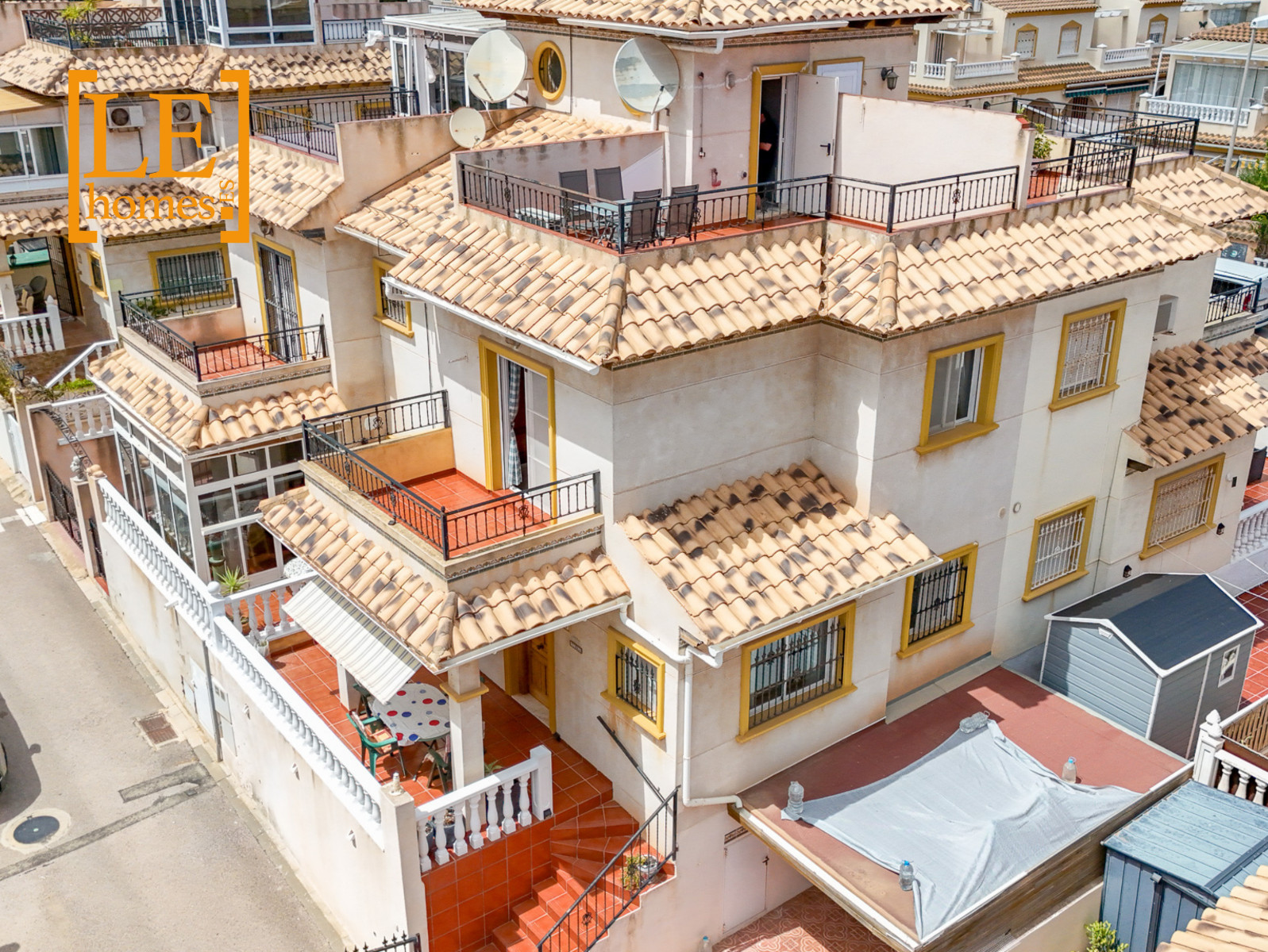 House in La Zenia - view 1