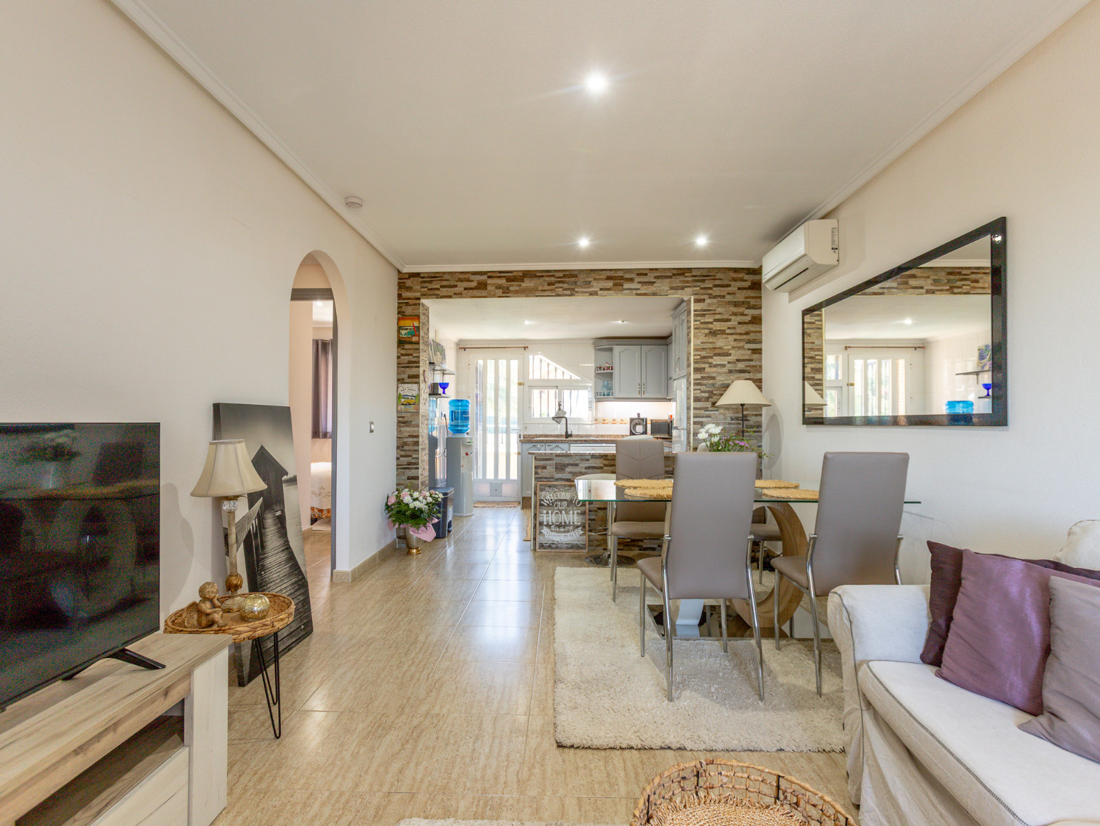 LE-1136 — Orihuela Costa bild 3