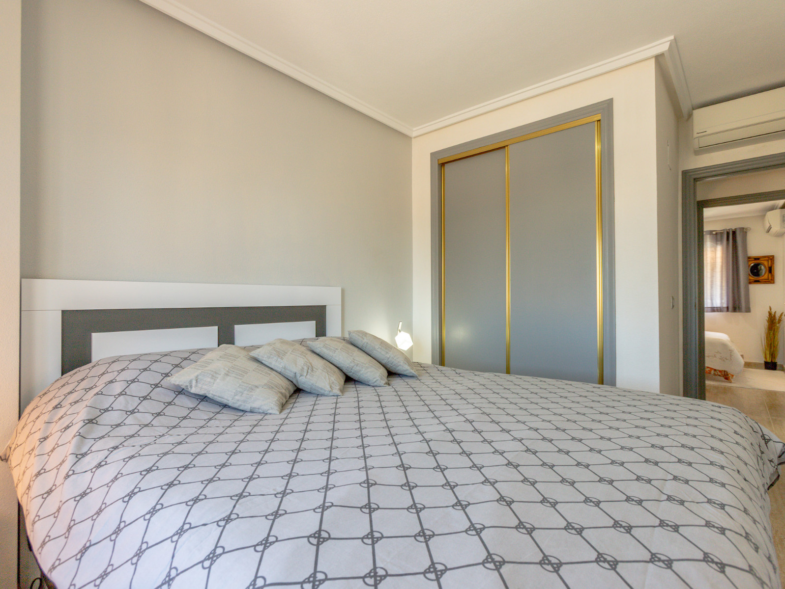 LE-1136 — Orihuela Costa bild 9