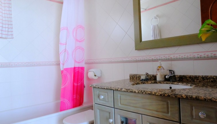 Resale - Finca - Orihuela