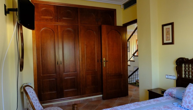 Resale - Finca - Orihuela