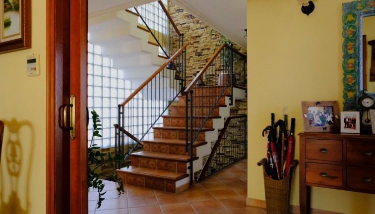 Resale - Finca - Orihuela